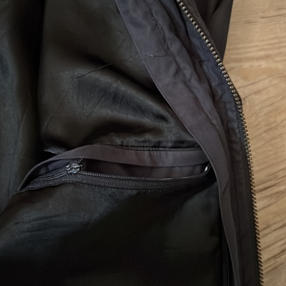 Weatherproof | Super Warm | Official Gear of the Out doors. - Picture 10 of 15